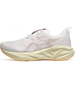 Asics Novablast 5 Mineral Beige
